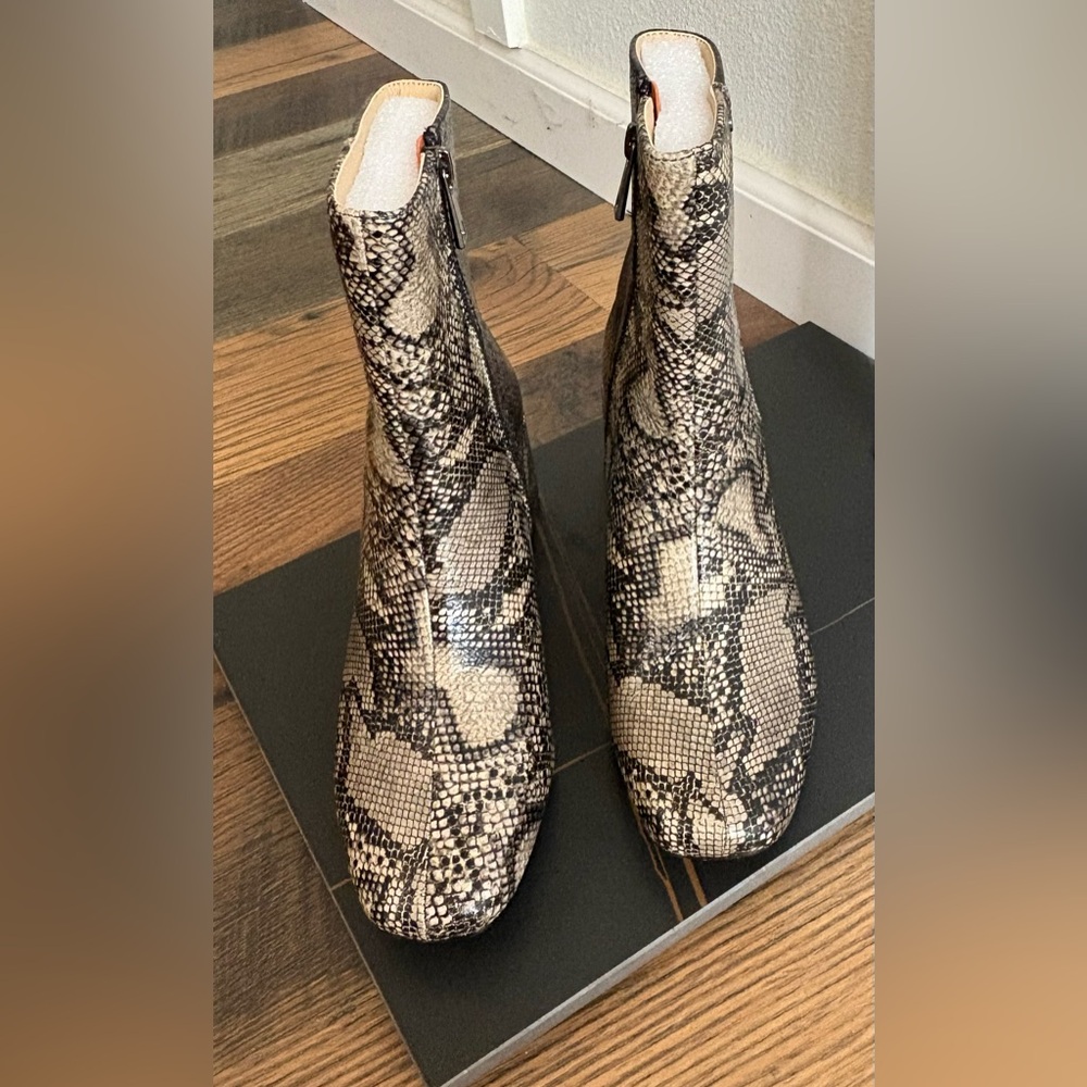 French Connection Snakeskin Ankle Booties Block Heel Size 7 NIB NEW